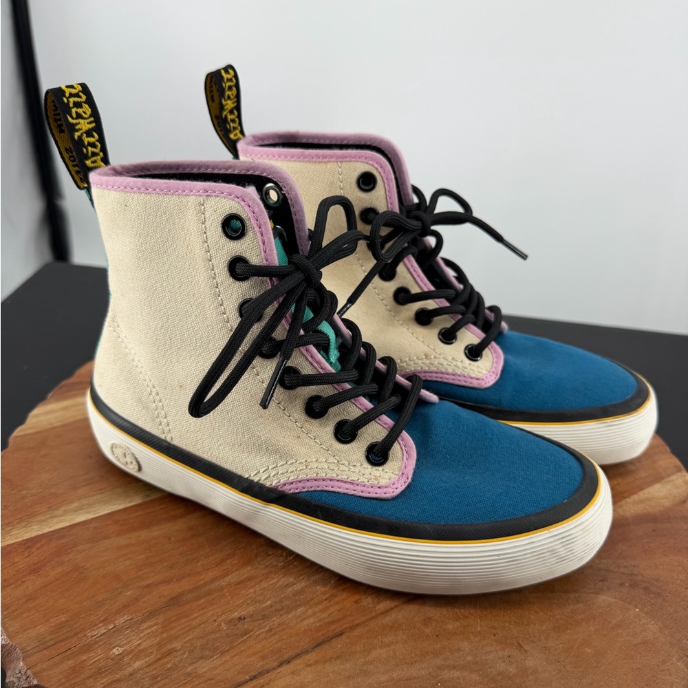 Dr. Martens Monet canvas high-top boots in a multi-color‎ block design sz 5